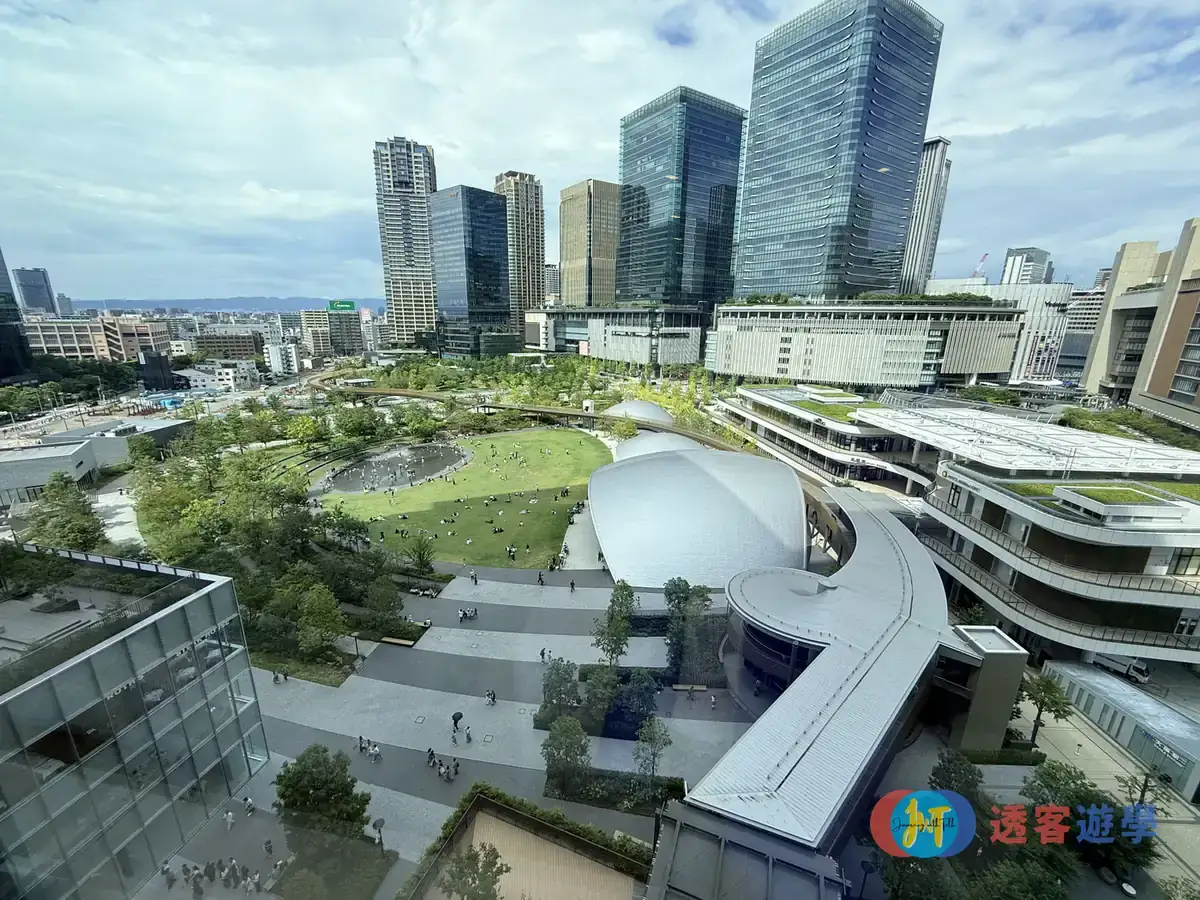JaLS 大阪校 窗外的グラングリーン大阪公園